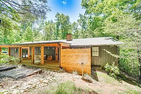 Hot Tub + Fire Pit: Peaceful Gatlinburg Getaway!