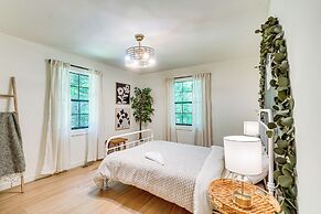 Hot Tub + Fire Pit: Peaceful Gatlinburg Getaway!