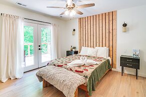 Hot Tub + Fire Pit: Peaceful Gatlinburg Getaway!