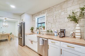 Hot Tub + Fire Pit: Peaceful Gatlinburg Getaway!