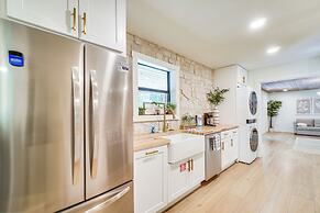 Hot Tub + Fire Pit: Peaceful Gatlinburg Getaway!