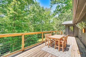 Hot Tub + Fire Pit: Peaceful Gatlinburg Getaway!