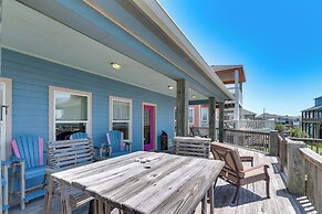 Crystal Beach Stilt House w/ Deck, Steps to Gulf!