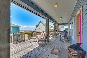 Crystal Beach Stilt House w/ Deck, Steps to Gulf!