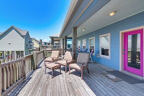 Crystal Beach Stilt House w/ Deck, Steps to Gulf!
