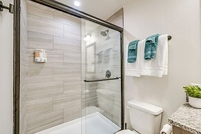 Private Hot Tub: Newly Built Fraser Townhome