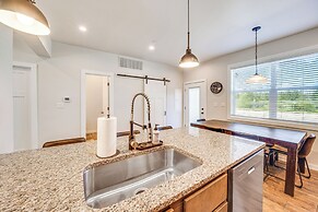 Private Hot Tub: Newly Built Fraser Townhome