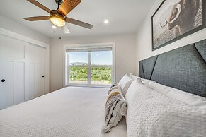 Private Hot Tub: Newly Built Fraser Townhome