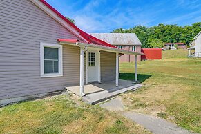 Cozy Tazewell Home w/ Grill on Back of the Dragon!