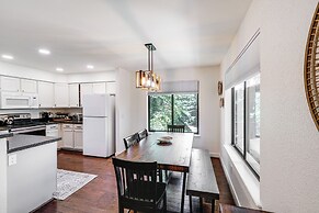 Quaint Flagstaff Condo w/ Balcony ~ 6 Mi to Dtwn!