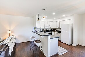 Quaint Flagstaff Condo w/ Balcony ~ 6 Mi to Dtwn!