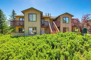 Quaint Flagstaff Condo w/ Balcony ~ 6 Mi to Dtwn!