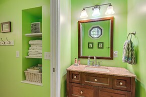 Charming Wolcott Cottage w/ Fire Pit & Mini Dock