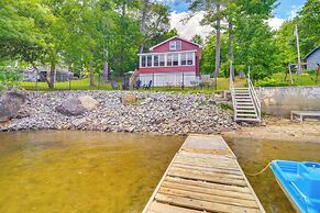 Androscoggin Lakefront Cottage, Boat Dock & Views!