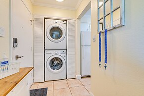 Cute Cocoa Beach Condo w/ Pool & Beach Access!