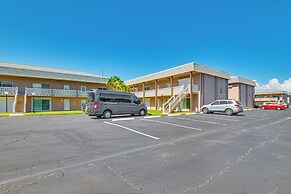 Cute Cocoa Beach Condo w/ Pool & Beach Access!