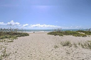 Cute Cocoa Beach Condo w/ Pool & Beach Access!
