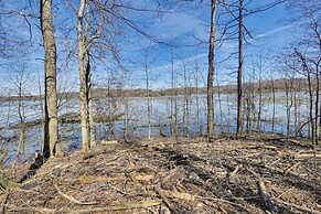 Lakefront Home w/ Deck, Near Mammoth Cave Park!