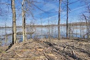 Lakefront Home w/ Deck, Near Mammoth Cave Park!