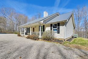Lakefront Home w/ Deck, Near Mammoth Cave Park!