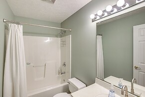 Lakefront Home w/ Deck, Near Mammoth Cave Park!