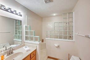 Lakefront Home w/ Deck, Near Mammoth Cave Park!