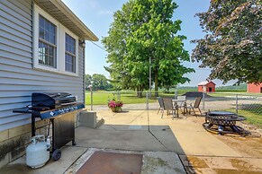 Ohio Farmhouse Retreat w/ Fire Pit & Patio