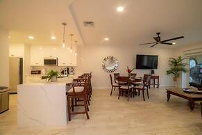 Del Mar 4M - 3 bdr 2 Bath Condo