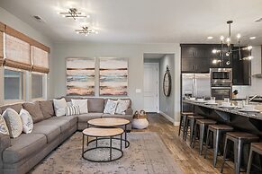 Elite Retreat #87 7 Bedroom Townhouse