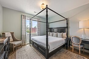 Elite Retreat #87 7 Bedroom Townhouse