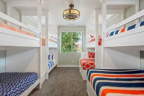 Elite Retreat #87 7 Bedroom Townhouse