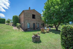 Villa Acquaviva With Pool In Perugia