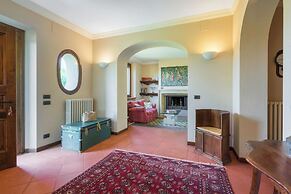 Villa Acquaviva With Pool In Perugia