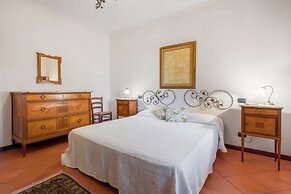 Villa Acquaviva With Pool In Perugia