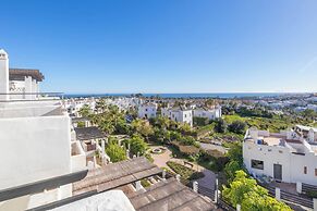 Sunset Sunshine Pool and Golf