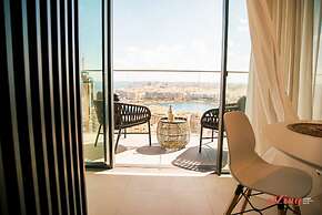 Your Luxury Retreat at Mercury Towers