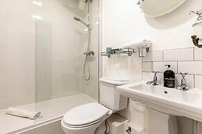 Stylish Buckingham Apartment Victoria