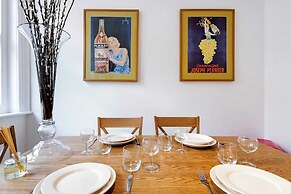 Stylish Buckingham Apartment Victoria