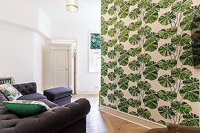 Stylish Buckingham Apartment Victoria