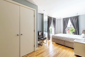 Spacious Modern Flat in Chelsea Harbour