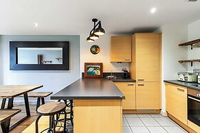 Spacious Modern Flat in Chelsea Harbour