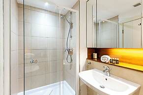 Spacious Modern Flat in Chelsea Harbour