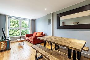 Spacious Modern Flat in Chelsea Harbour