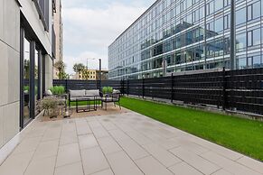 LUX Domaniewska by Renters Prestige