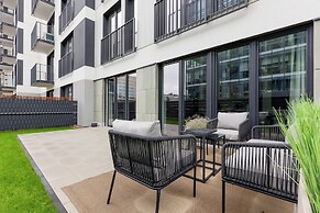 LUX Domaniewska by Renters Prestige