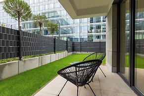 LUX Domaniewska by Renters Prestige