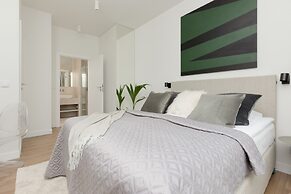 LUX Domaniewska by Renters Prestige