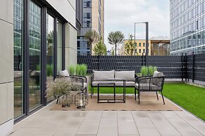 LUX Domaniewska by Renters Prestige