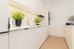 LUX Domaniewska by Renters Prestige