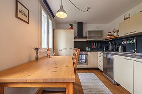 Lake View Holiday Home